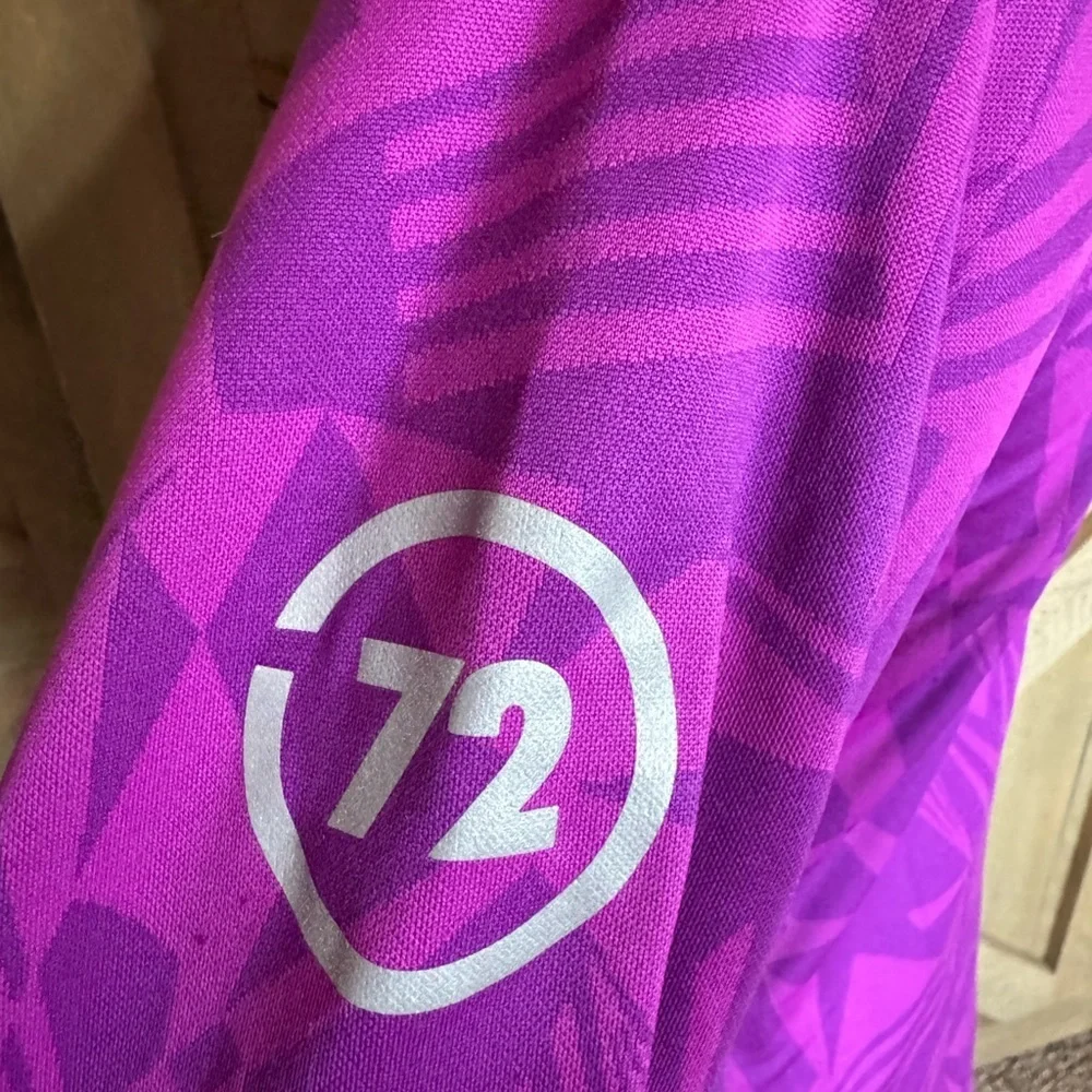 Nike Dri-Fit running top with reflective details Size Medium Magenta / pink